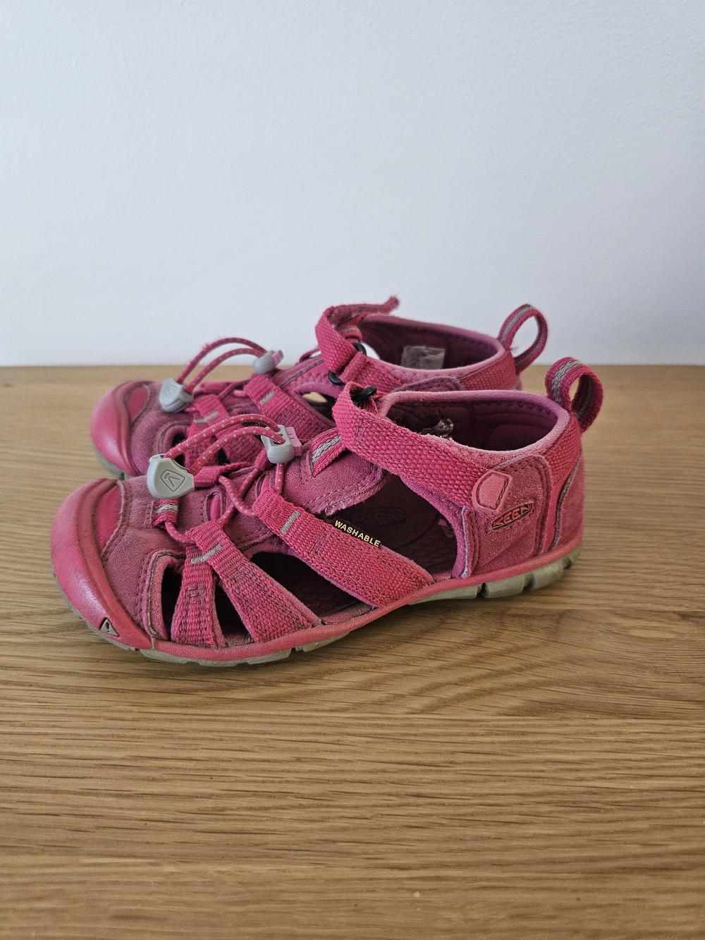 KEEN Kids Pink Sandal Shoe Waterproof Size 11